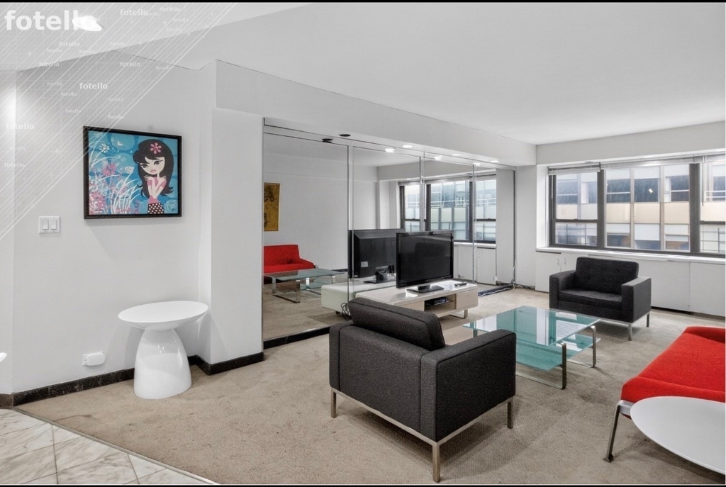 210 E 47th Street - Photo 3