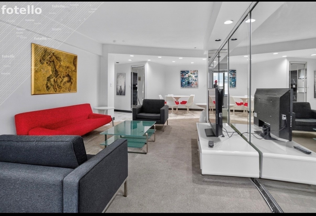 210 E 47th Street - Photo 9