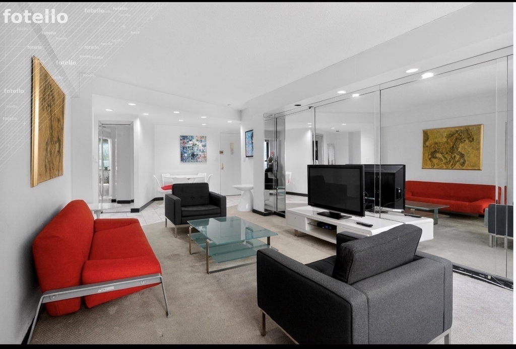 210 E 47th Street - Photo 4