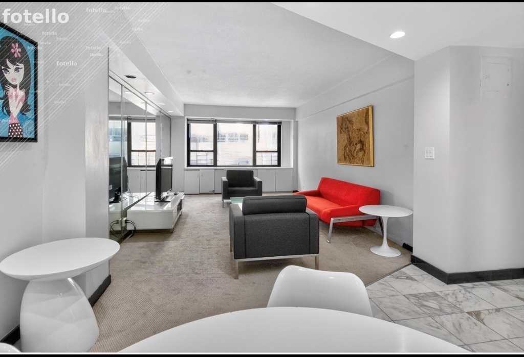 210 E 47th Street - Photo 1