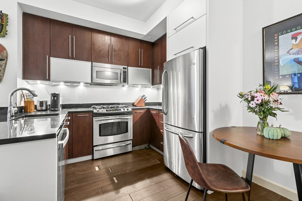 100 Jay Street - Photo 3