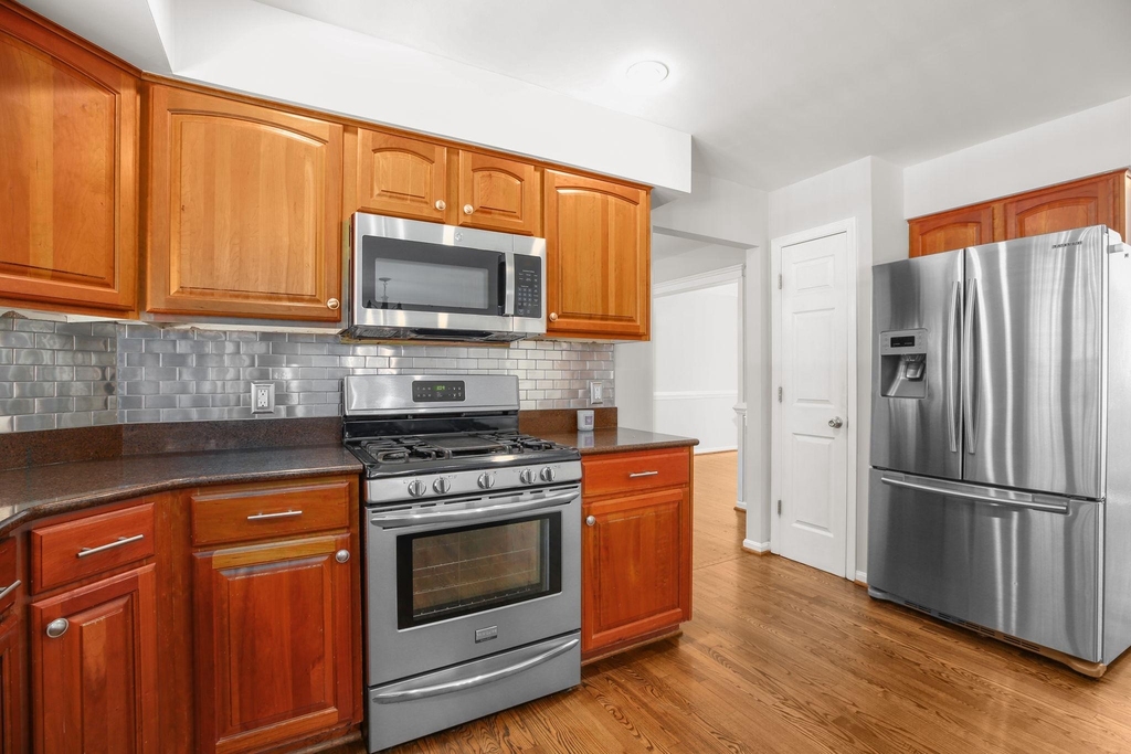10205 N Hampton Lane - Photo 9