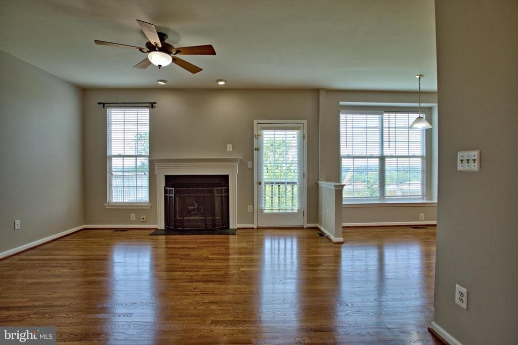 19763 Estancia Terrace - Photo 4