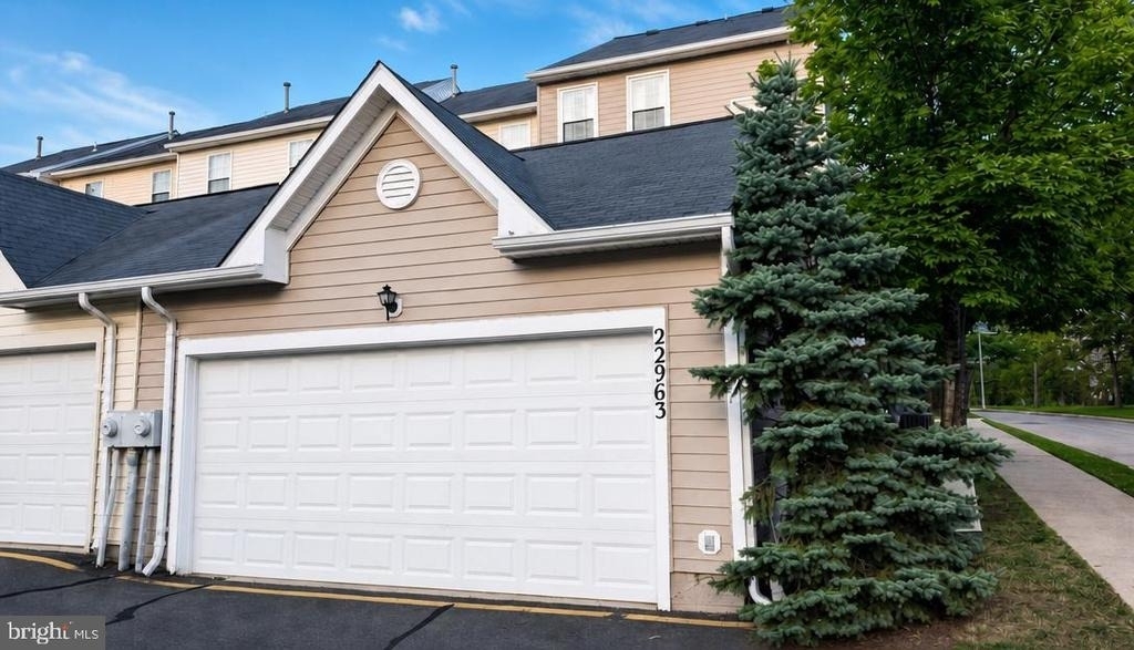 22963 Whitehall Terrace - Photo 16