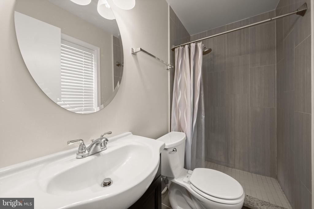 315 Center Street N - Photo 19
