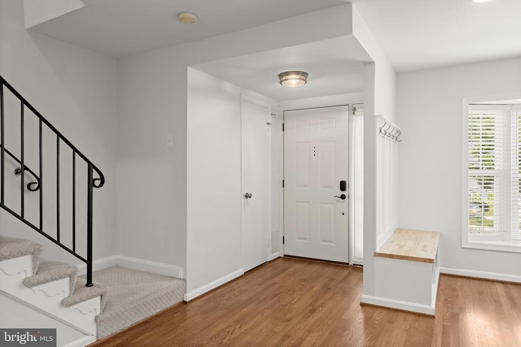 315 Center Street N - Photo 9