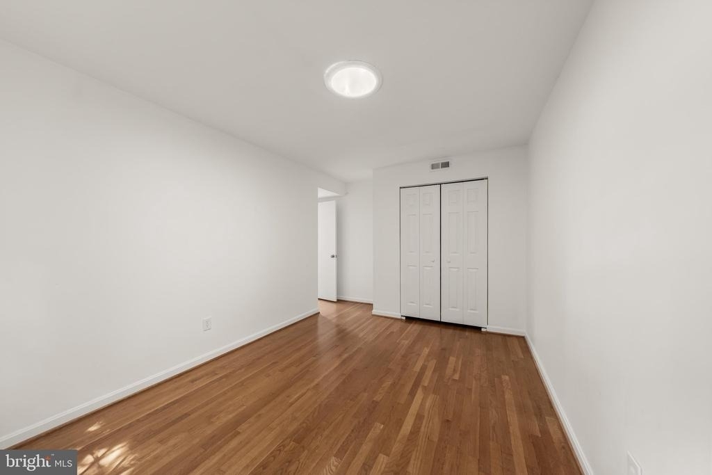 315 Center Street N - Photo 16