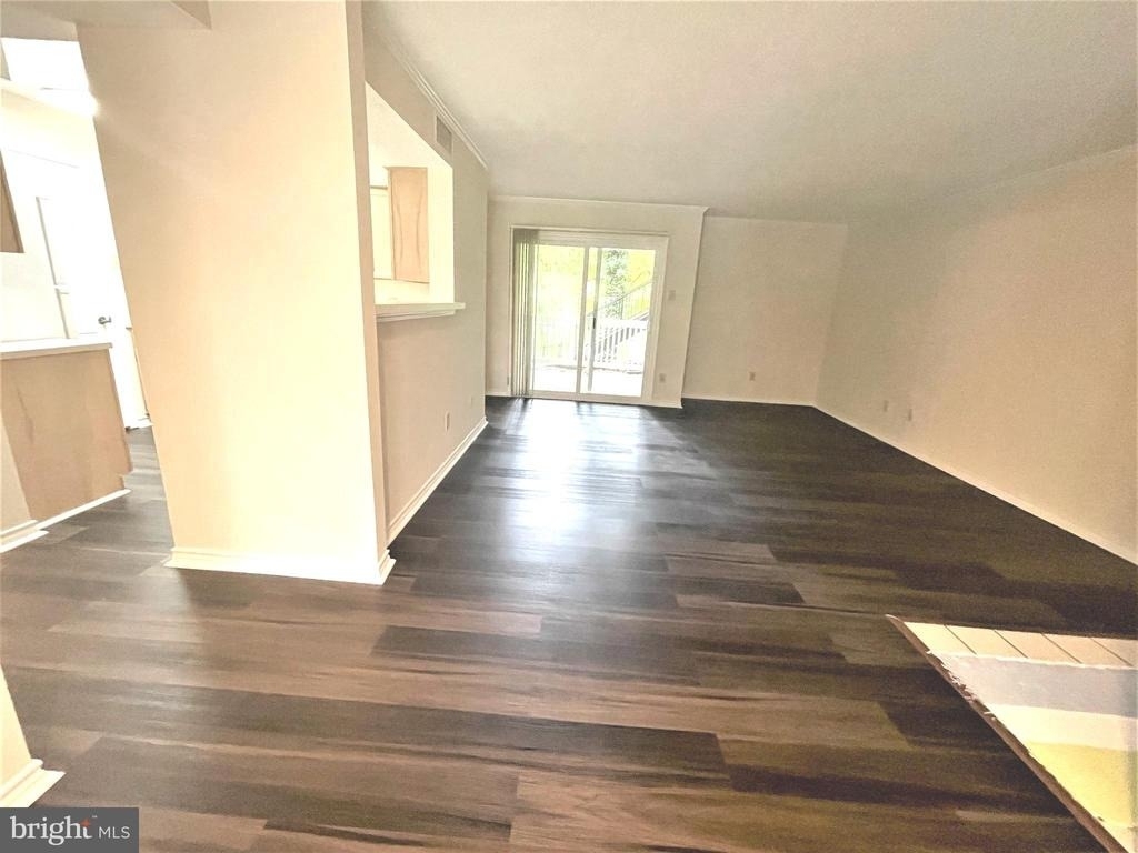 1505 Lincoln Way - Photo 3
