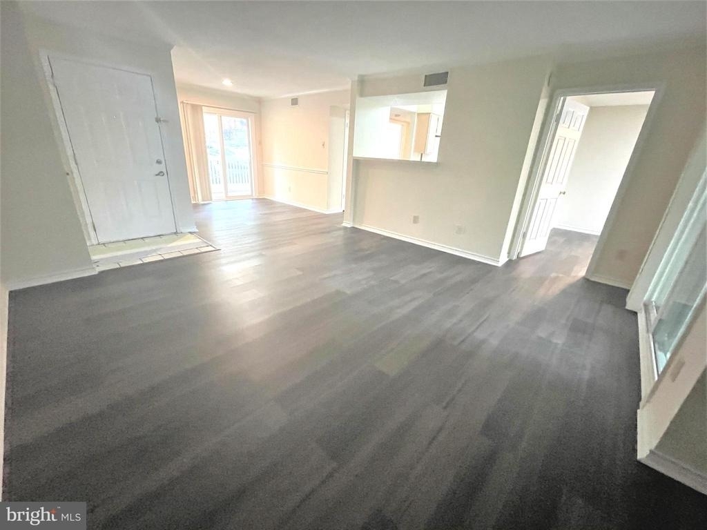 1505 Lincoln Way - Photo 4