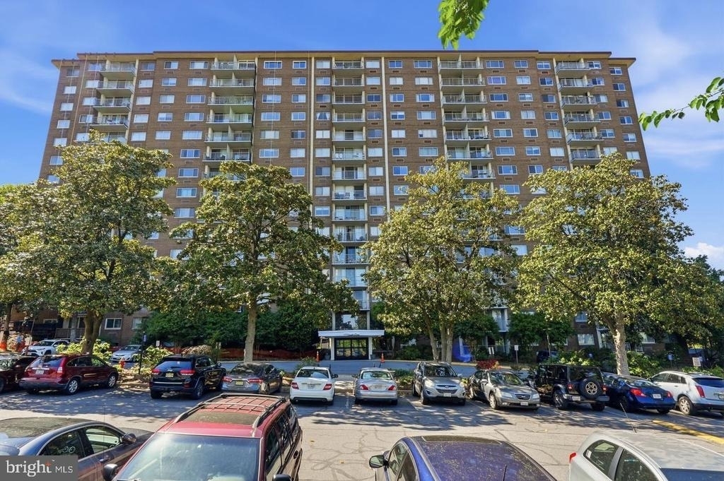 2059 Huntington Avenue - Photo 15