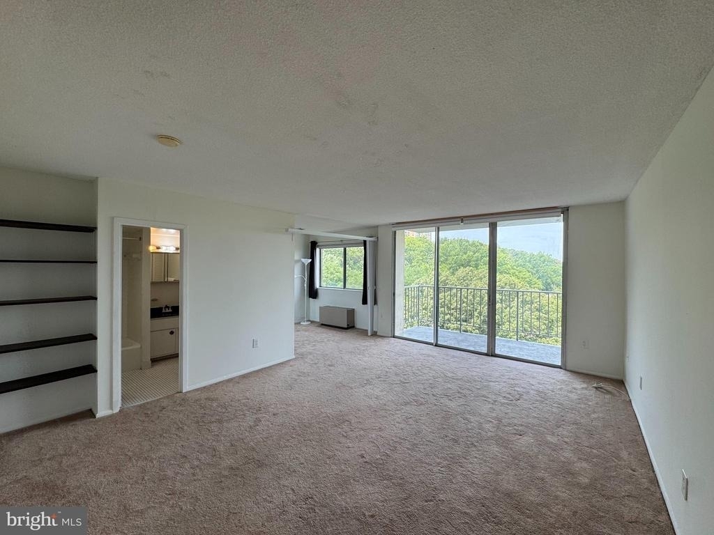 2059 Huntington Avenue - Photo 3