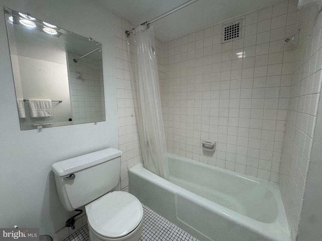 2059 Huntington Avenue - Photo 11