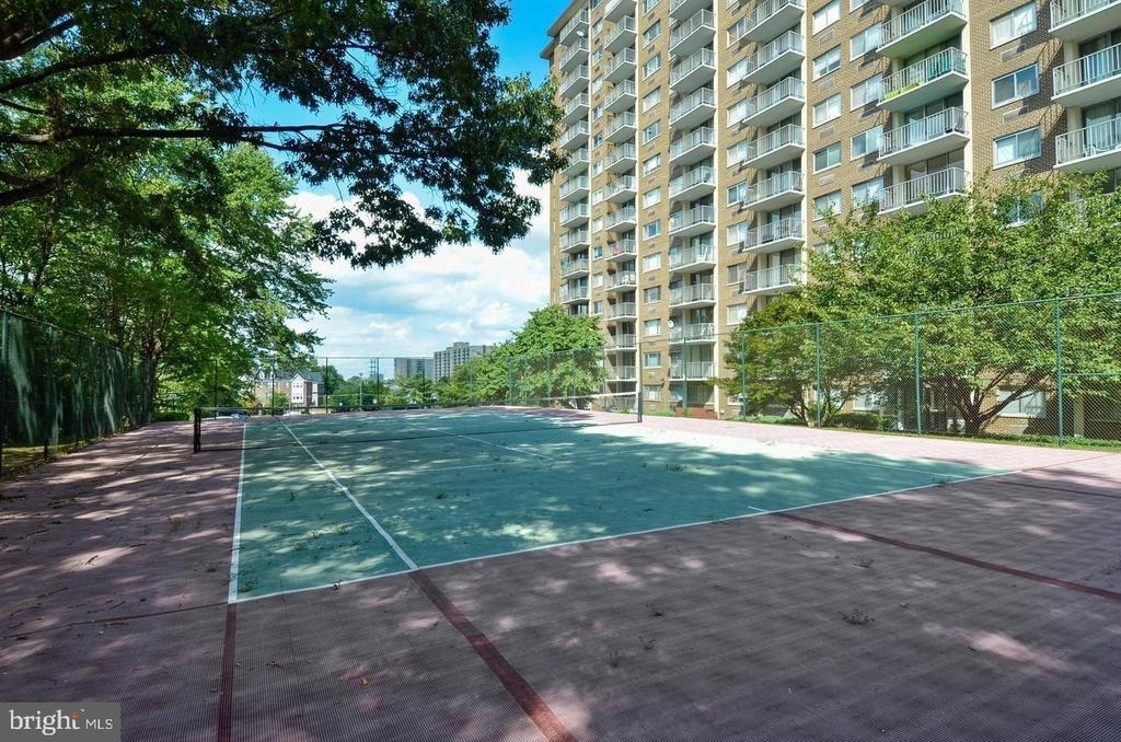 2059 Huntington Avenue - Photo 18