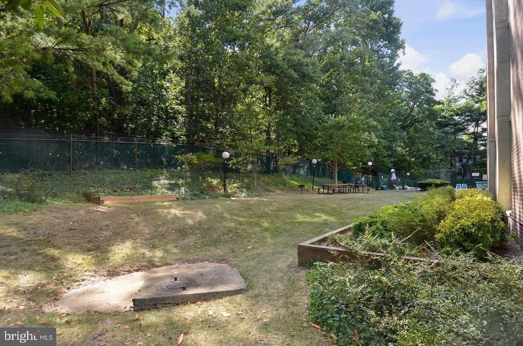 2059 Huntington Avenue - Photo 21