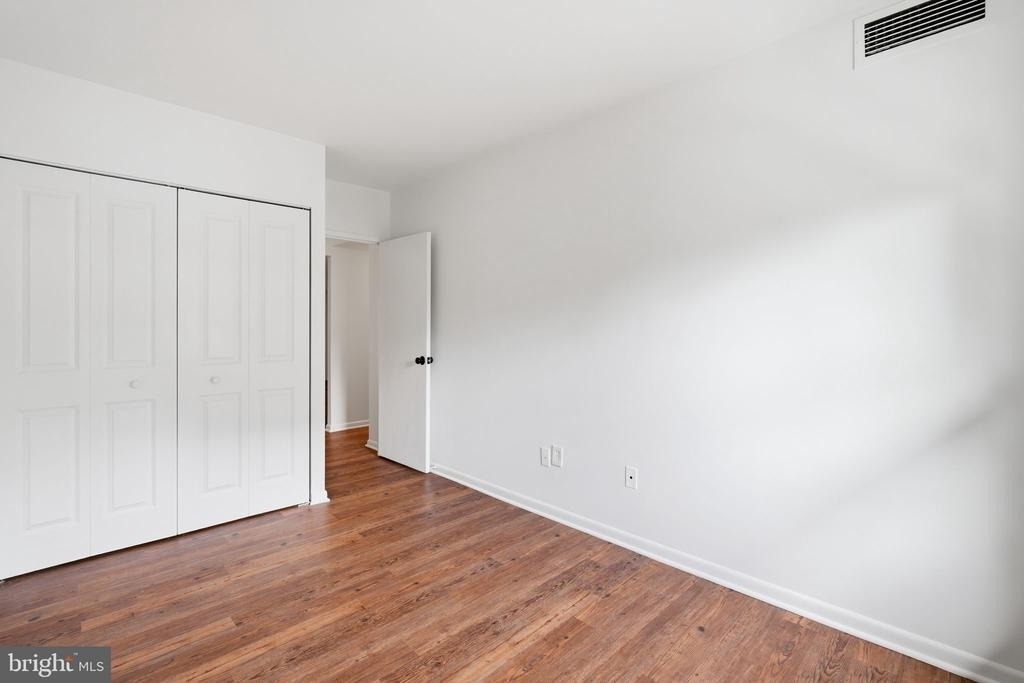 11619 Stoneview Square - Photo 16
