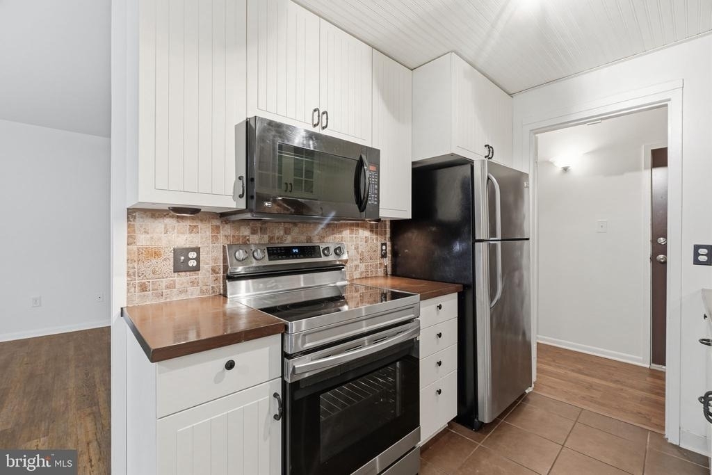 11619 Stoneview Square - Photo 3