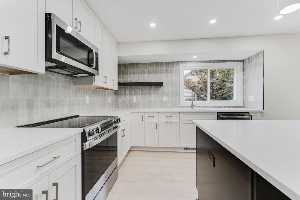 7107 Sontag Way - Photo 14
