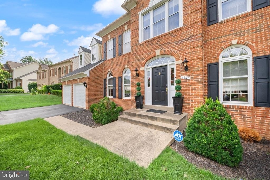 5667 Lonesome Dove Court - Photo 4