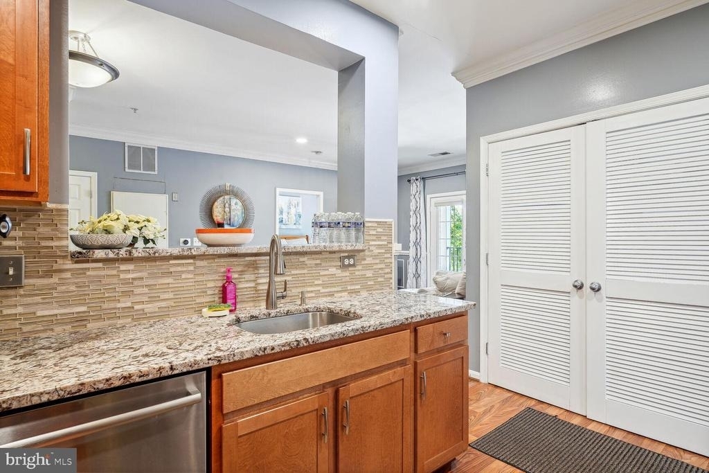 4850 Eisenhower Avenue - Photo 7