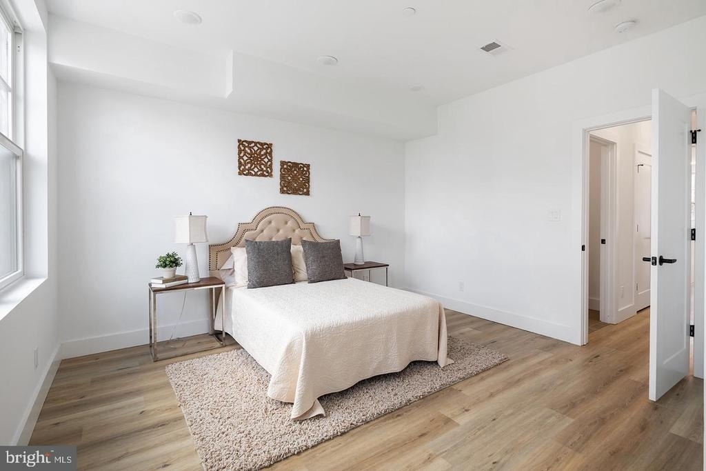 3108 Clifford Street - Photo 8
