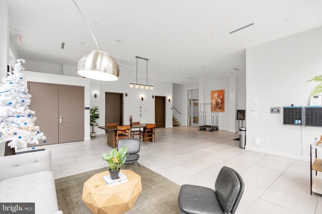 313 Race Street - Photo 2