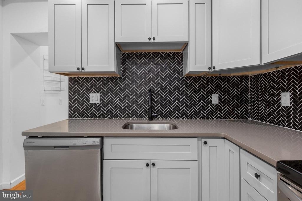 2516 W Master Street - Photo 7