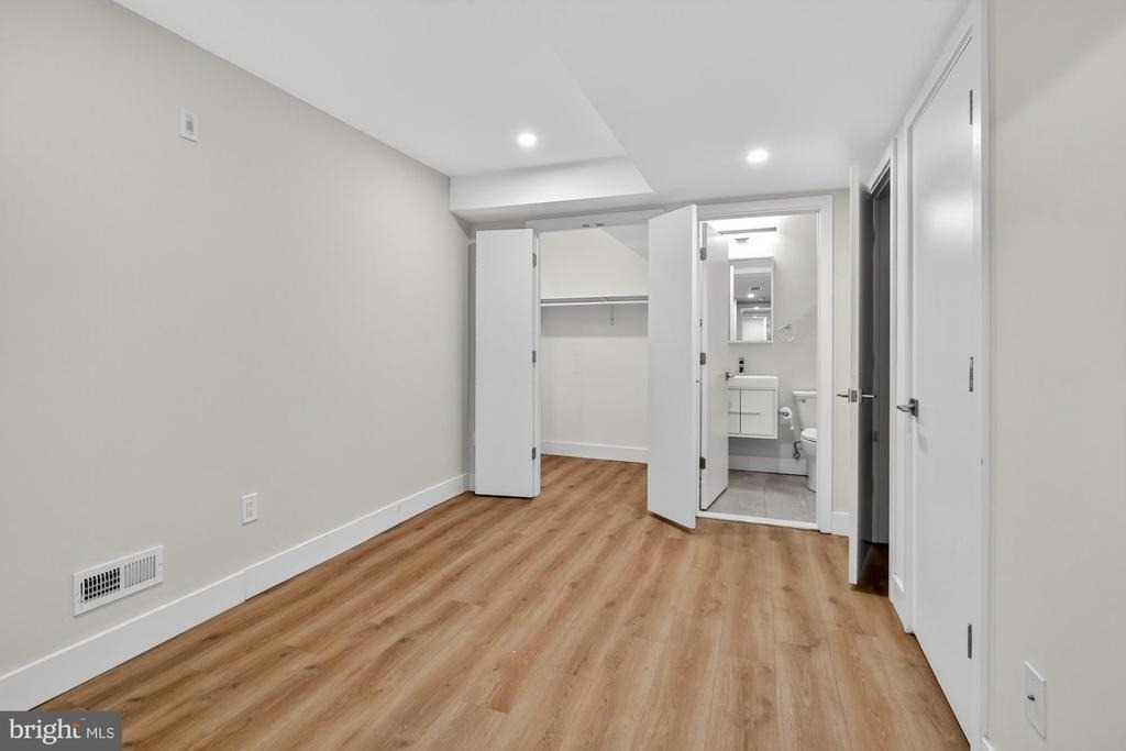 1702 Point Breeze Avenue - Photo 10
