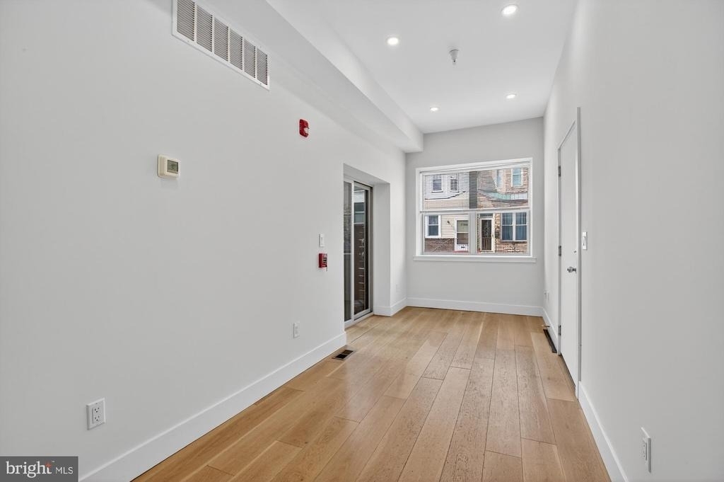 1702 Point Breeze Avenue - Photo 3
