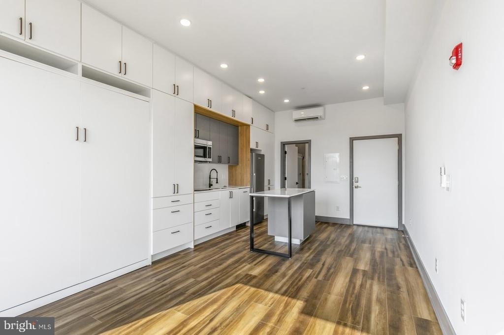 1935 E Hazzard Street - Photo 2