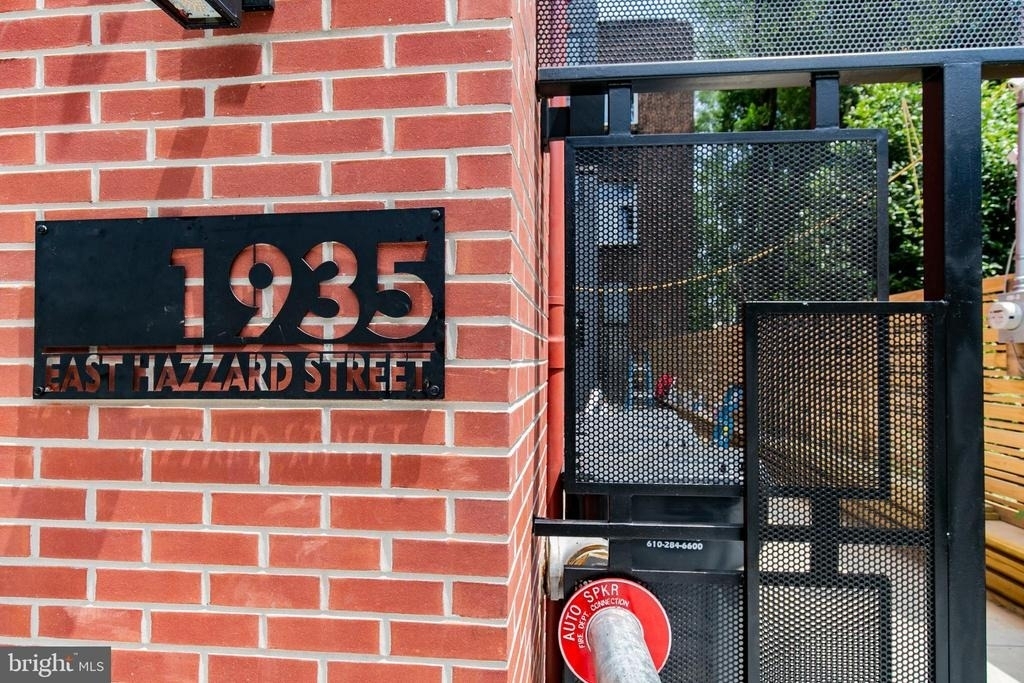 1935 E Hazzard Street - Photo 13