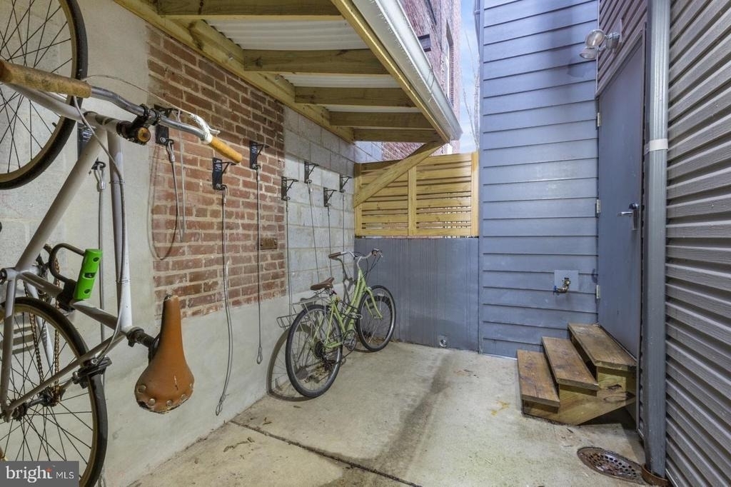 1935 E Hazzard Street - Photo 9