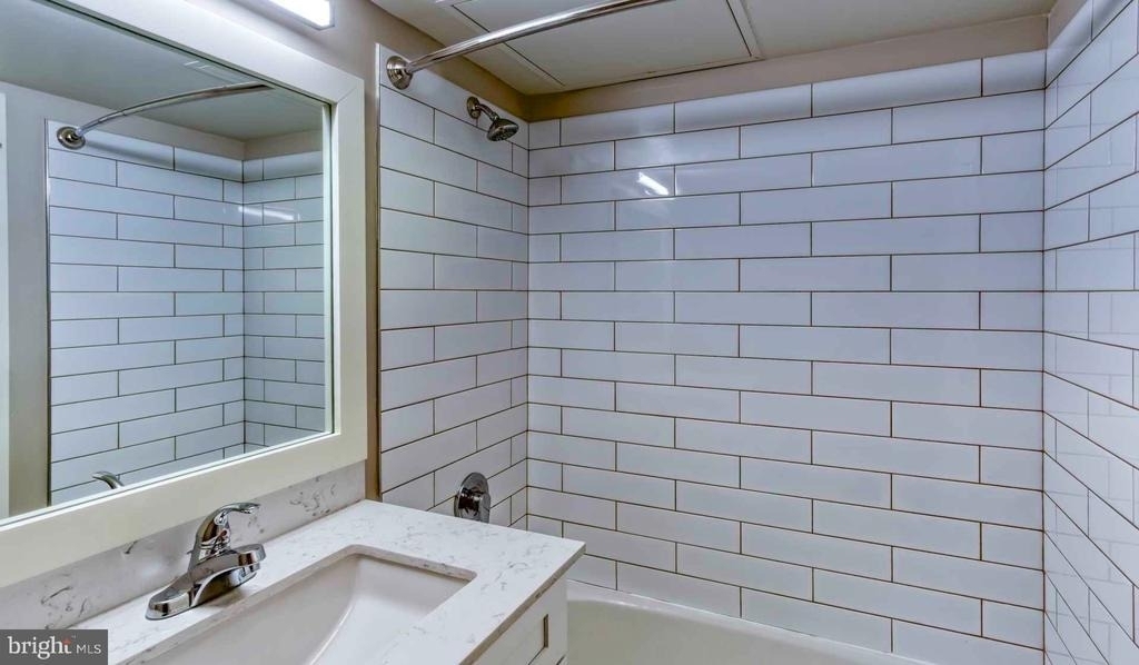 1815 John F Kennedy Boulevard - Photo 4