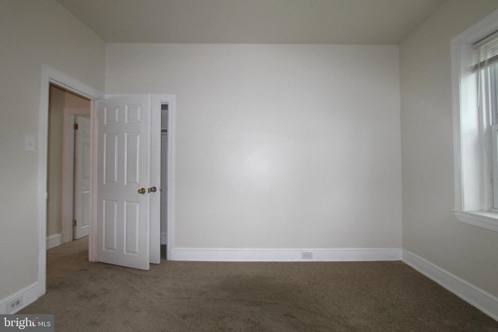 13-15 E Upsal Street - Photo 11