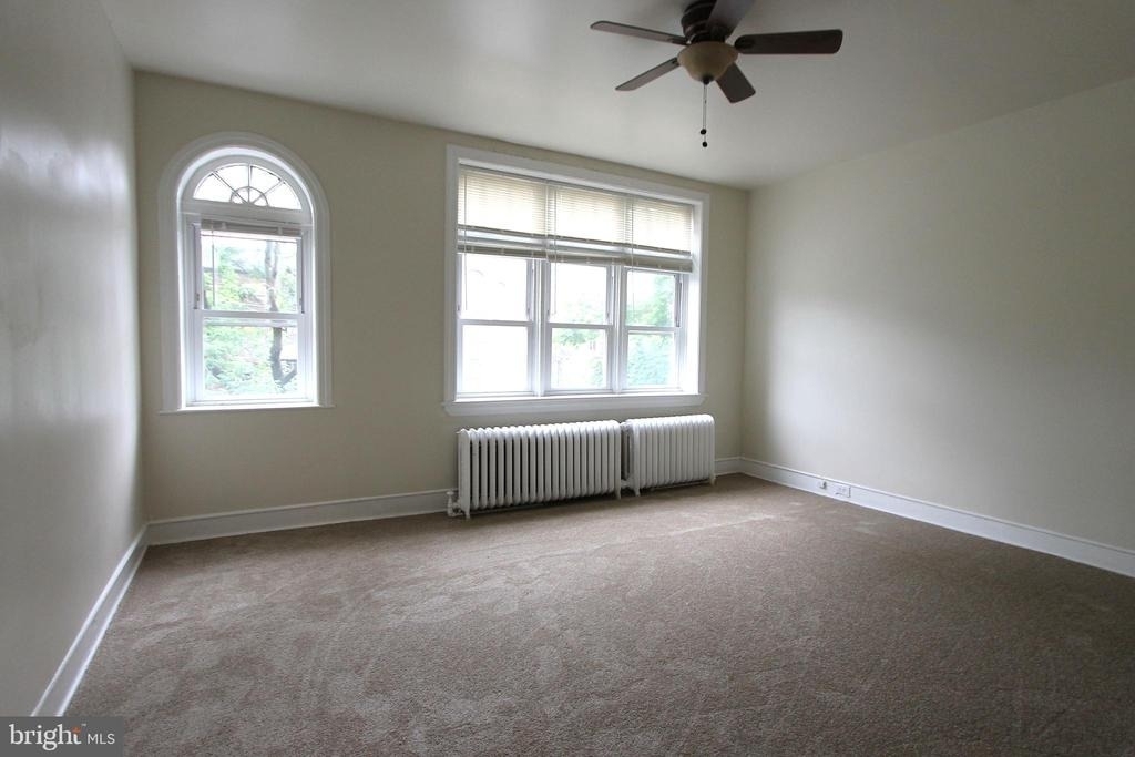 13-15 E Upsal Street - Photo 12