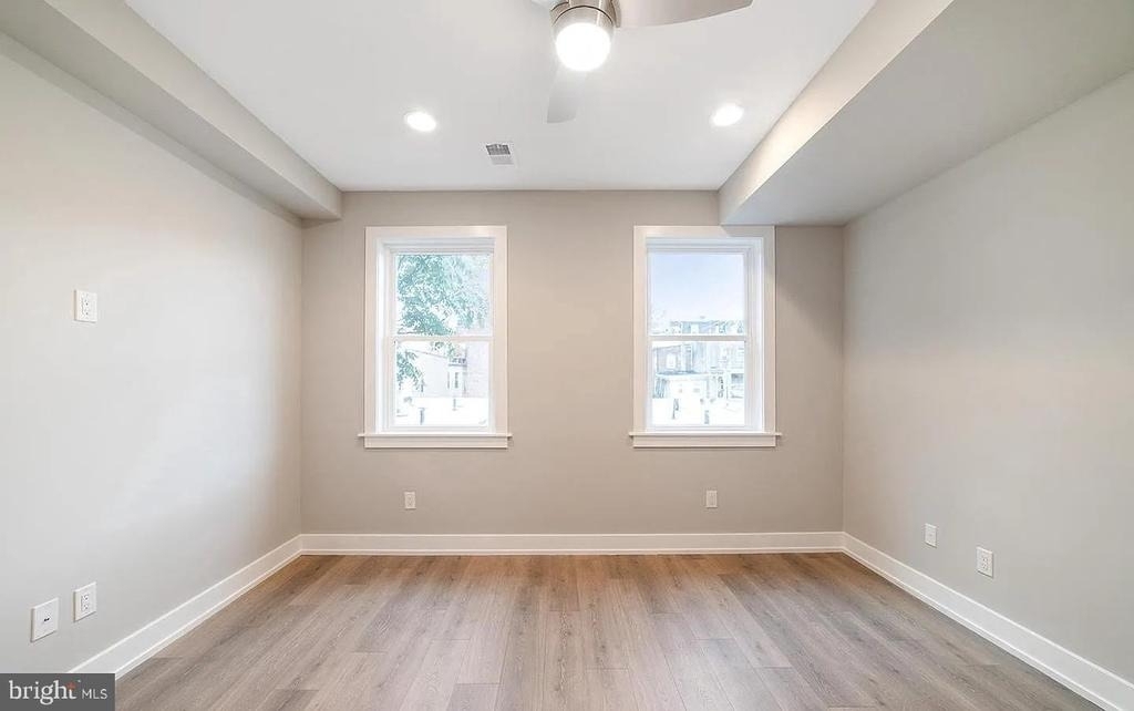 1524 W Stiles Street - Photo 4