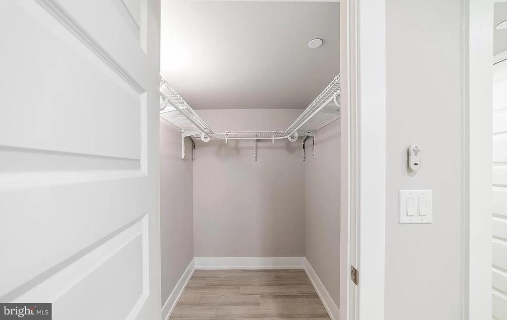 1524 W Stiles Street - Photo 8