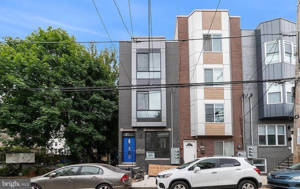 1524 W Stiles Street - Photo 1