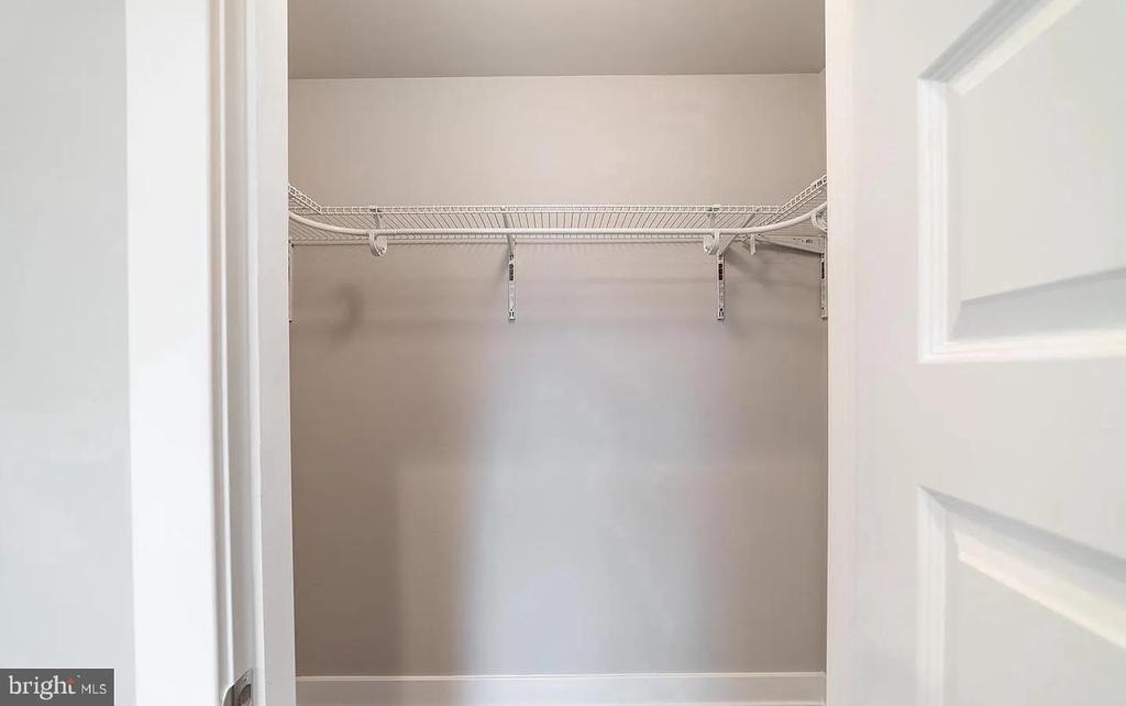 1524 W Stiles Street - Photo 2