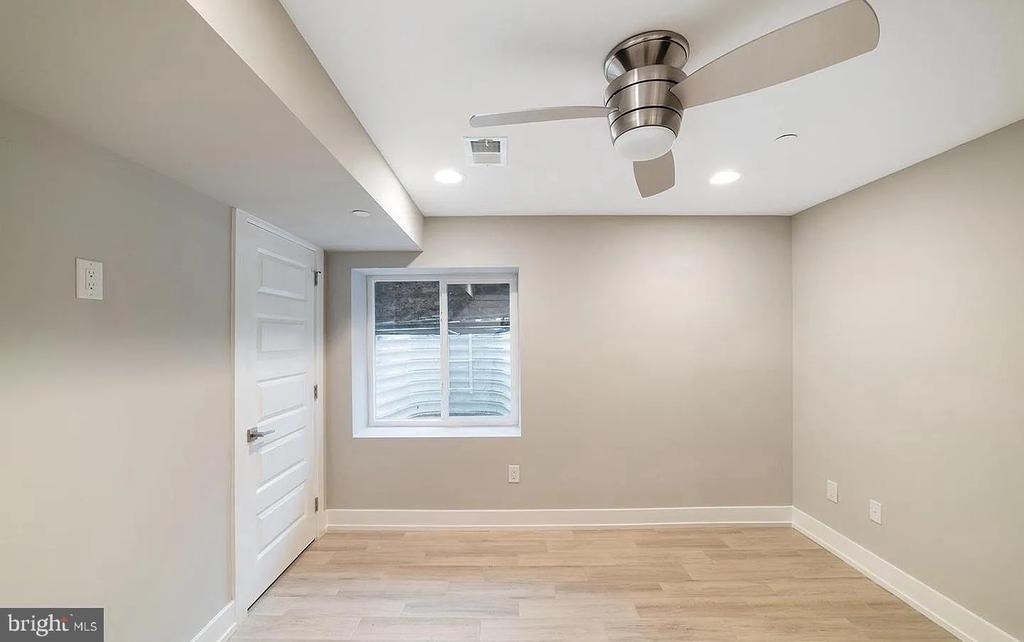 1524 W Stiles Street - Photo 10