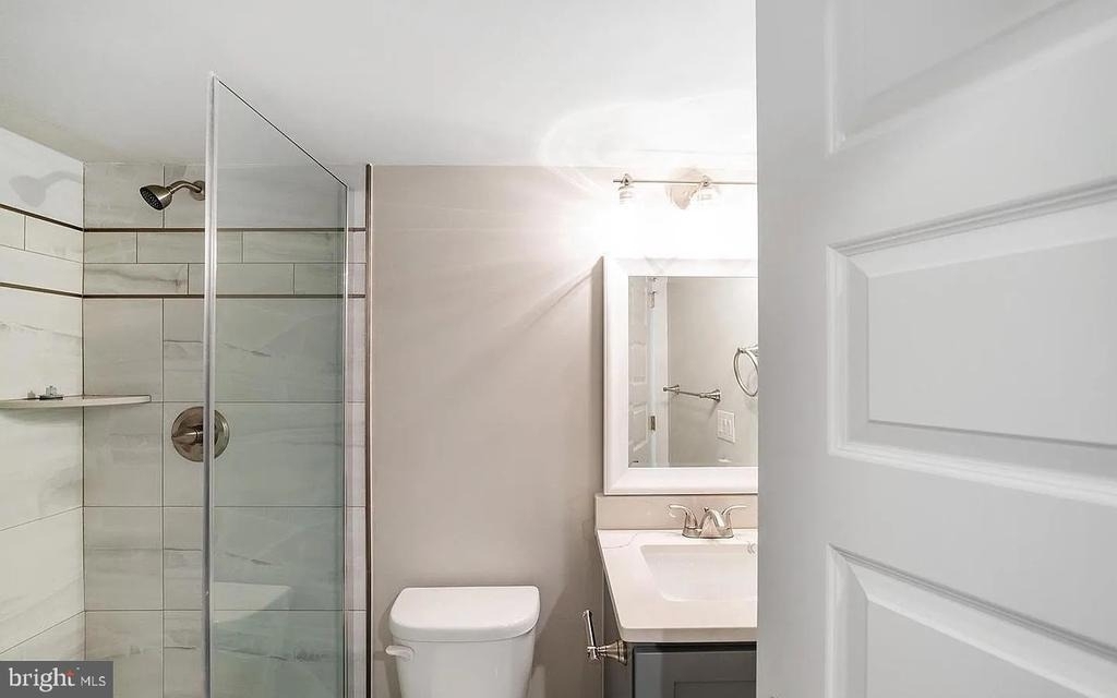 1524 W Stiles Street - Photo 3