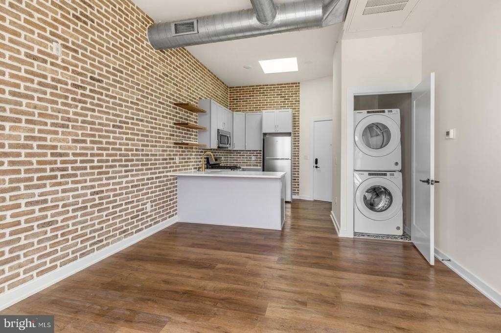 2401 Frankford Avenue - Photo 2