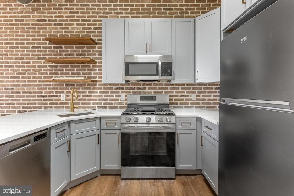 2401 Frankford Avenue - Photo 3