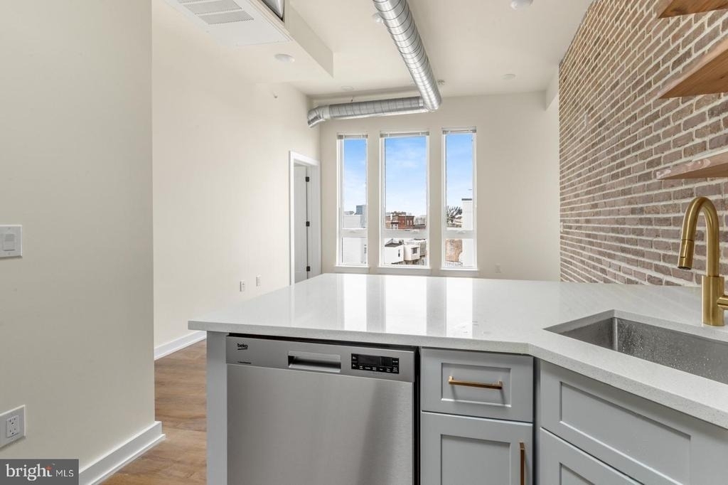2401 Frankford Avenue - Photo 4