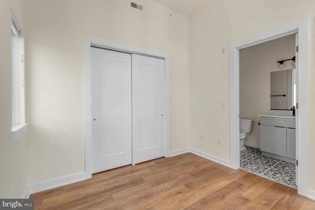 2401 Frankford Avenue - Photo 17