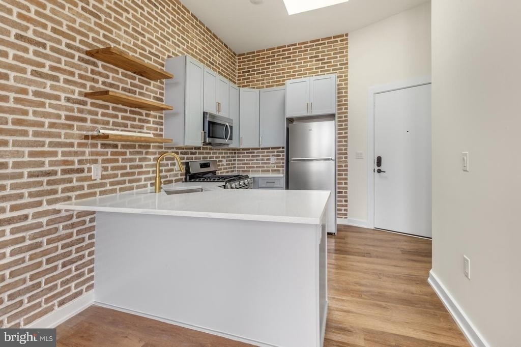 2401 Frankford Avenue - Photo 5