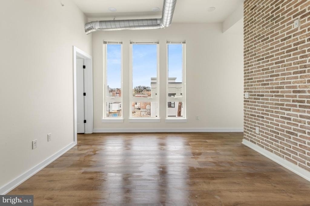 2401 Frankford Avenue - Photo 6