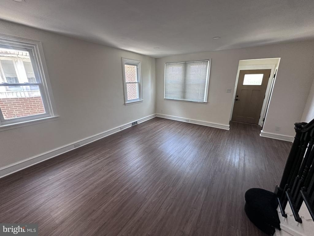 1538 Clearview Street - Photo 3