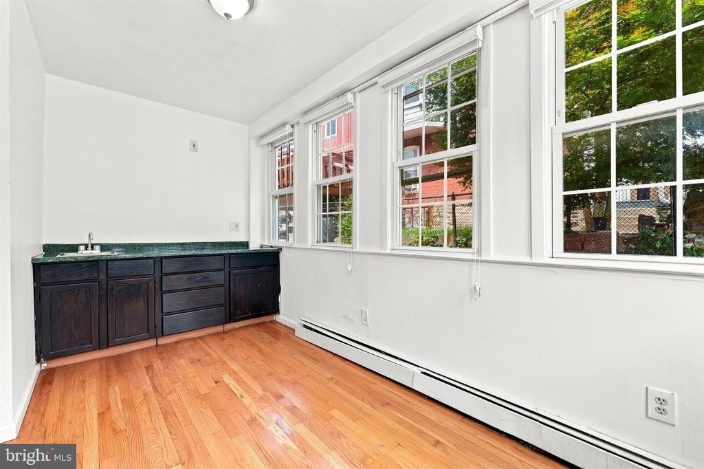 134 Shurs Lane - Photo 3