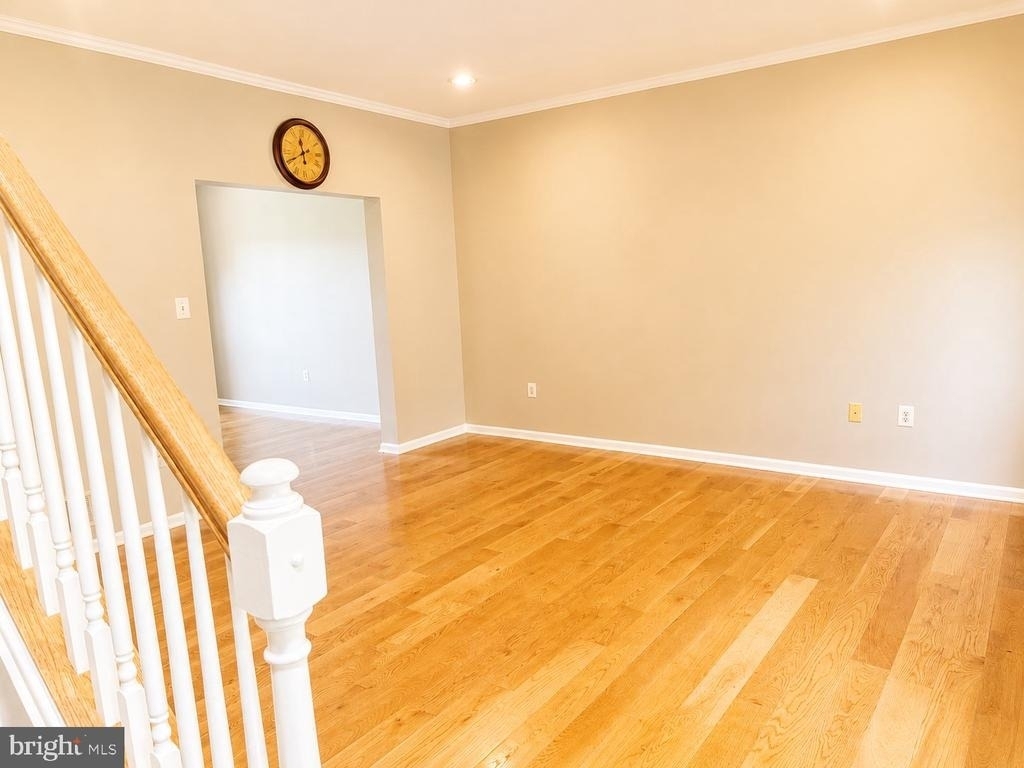 4037 Runnymead Drive - Photo 4