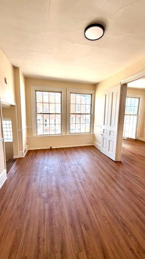 84 Market Street - Photo 2